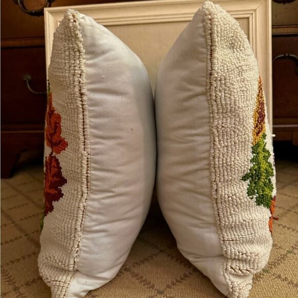 Celebrate Together Give Thanks Looped Stitch Thanksgiving Pillows NWOT set of 2 - Picture 5 of 11